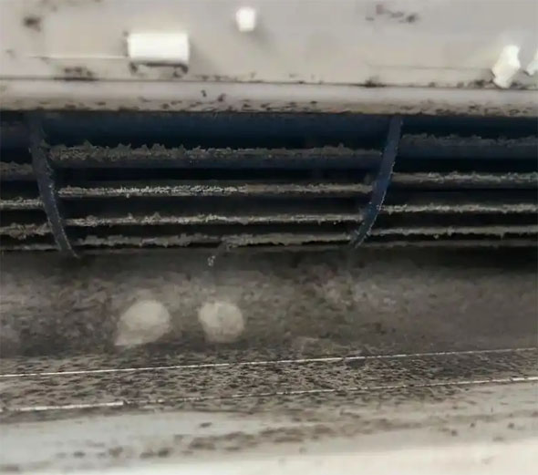 临汾空调吹的风有股烧焦味是怎么回事